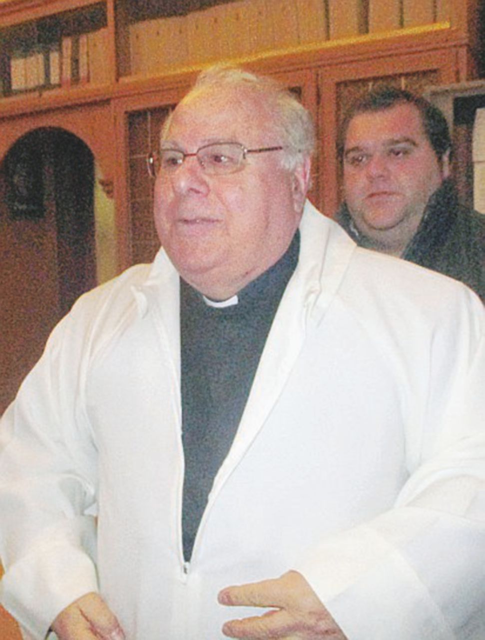 Il parroco - Don Michele - Ansa Messa per il boss, il parroco cede