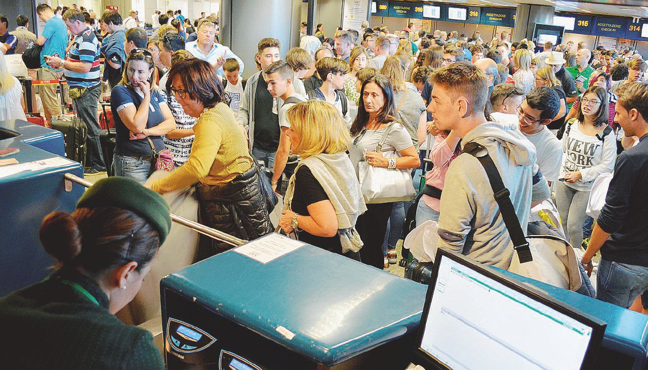 Copertina di Mamma ho ripreso l’aereo (e non è andata molto bene)