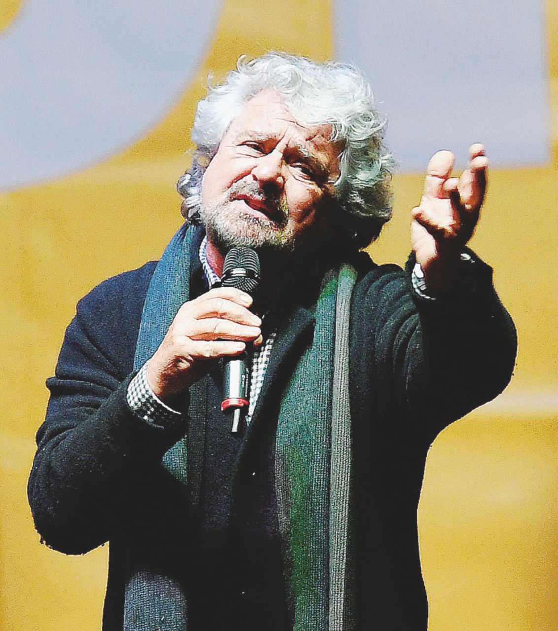 Copertina di M5S, c’è il lodo salva-indagati. Ma alla fine decide Grillo