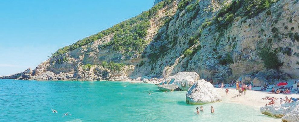 Allarme in Sardegna “Un sesto dell’isola può finire ai privati” Allarme in Sardegna “Un sesto dell’isola può finire ai privati”