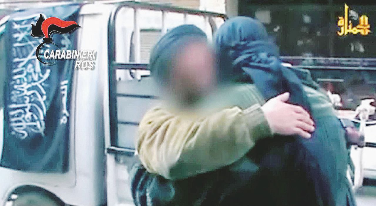 Copertina di “Italia, pochi jihadisti ma molto pericolosi. E in 5 anni sarà peggio”