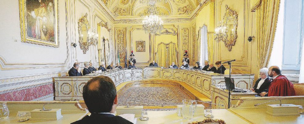 Uno su tre - La Corte Costituzionale ha bocciato il referendum sull’articolo 18 Referendum sul Jobs Act. La Consulta boccia l’art.18