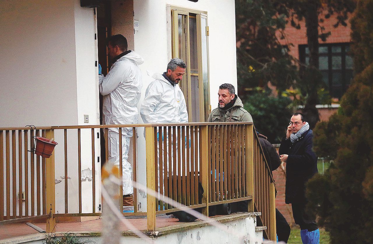 Copertina di “Litigi per i brutti voti”. A 16 anni uccide i genitori