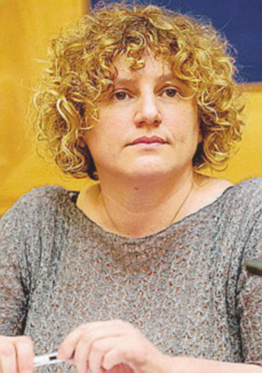 La senatrice M5S attacca i “cerchi magici” di Rousseau