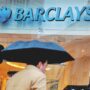 Copertina di Barclays taglia 5mila dipendenti per sostituirli con l’Ai. Da Citigroup a Klarna, la corsa alle riduzioni di organico