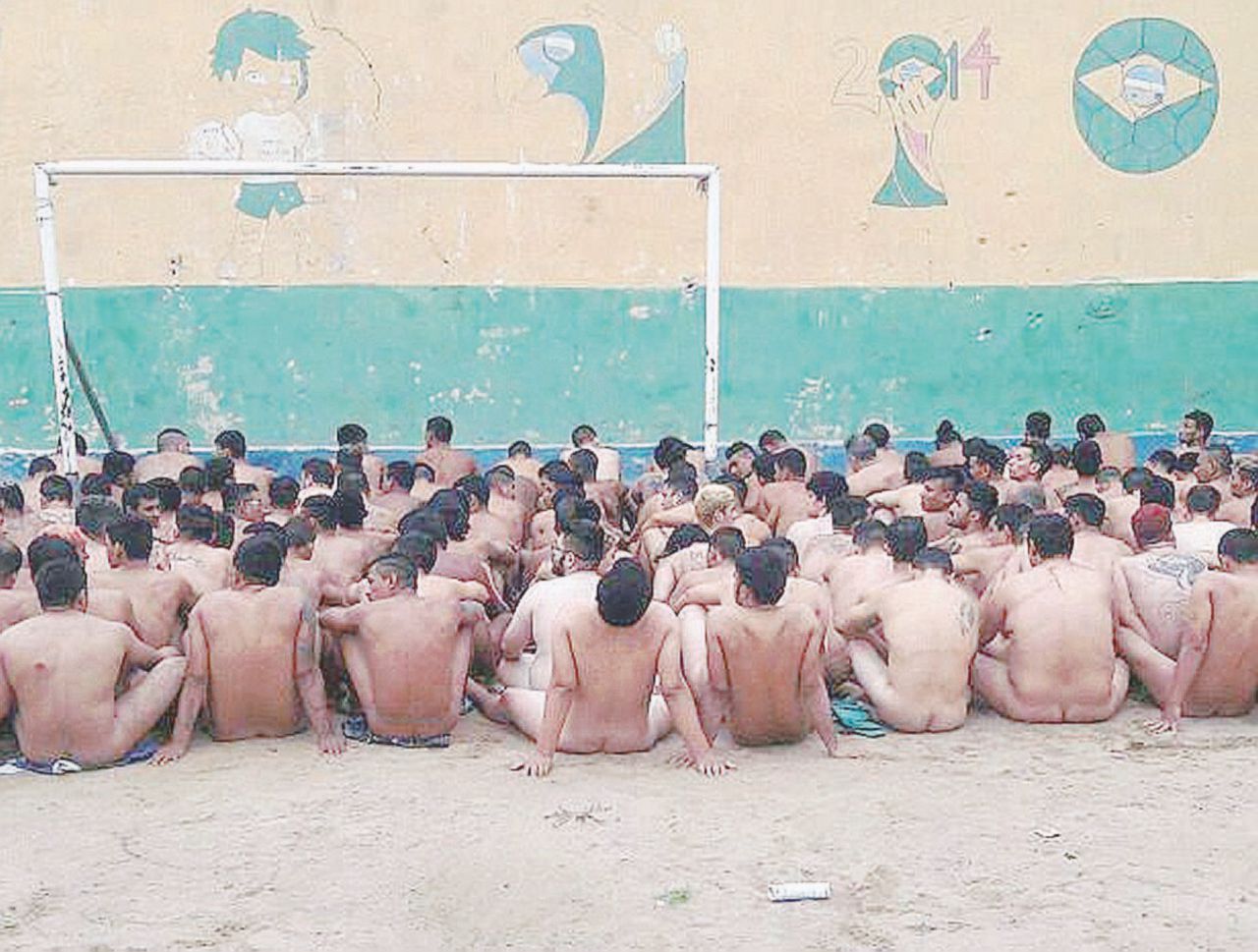 Copertina di Le gang dietro le sbarre: il braccio violento dello Stato