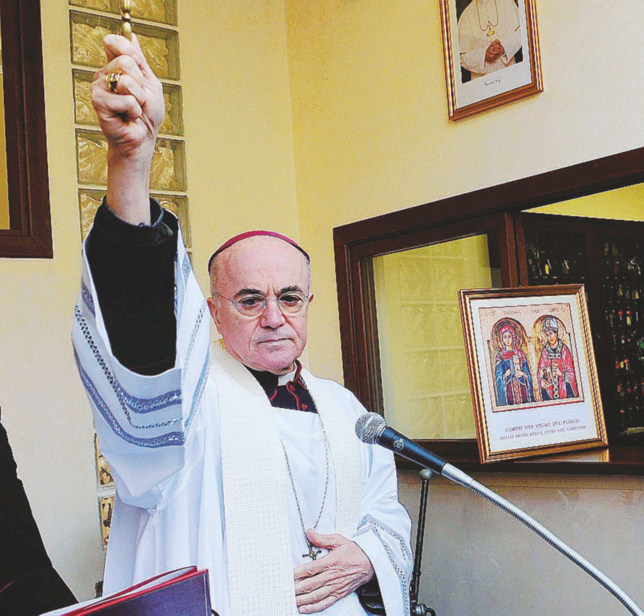 Copertina di Chiesa Usa, gli scandali sessuali e l’insabbiamento di Viganò