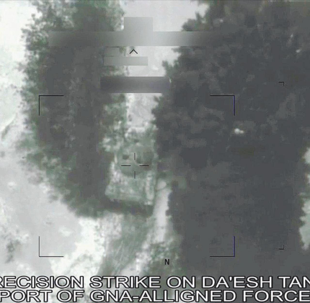 Copertina di Le bombe americane spaccano in due la Libia