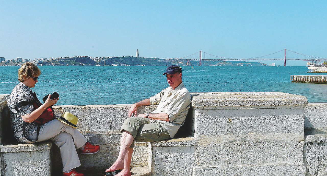 Si allarga l’applicazione della flat tax del 7% per i pensionati stranieri che si trasferiscono nel Sud Italia: cosa cambia