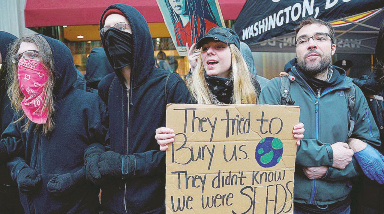 “Ridiamo il potere al popolo” Giuramento anti-Obama & C.