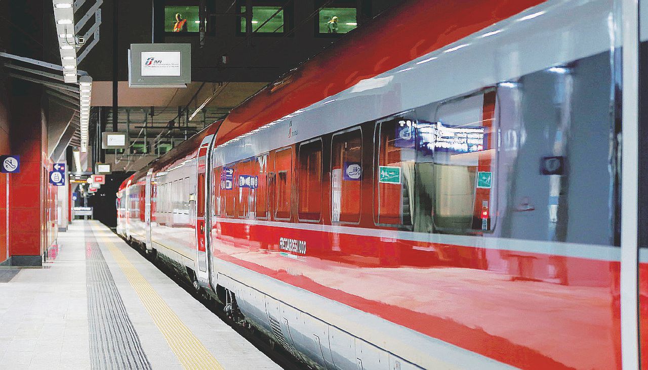 Il pendolare di Trenitalia è destinato a soffrire (ancora) Il pendolare di Trenitalia è destinato a soffrire (ancora)