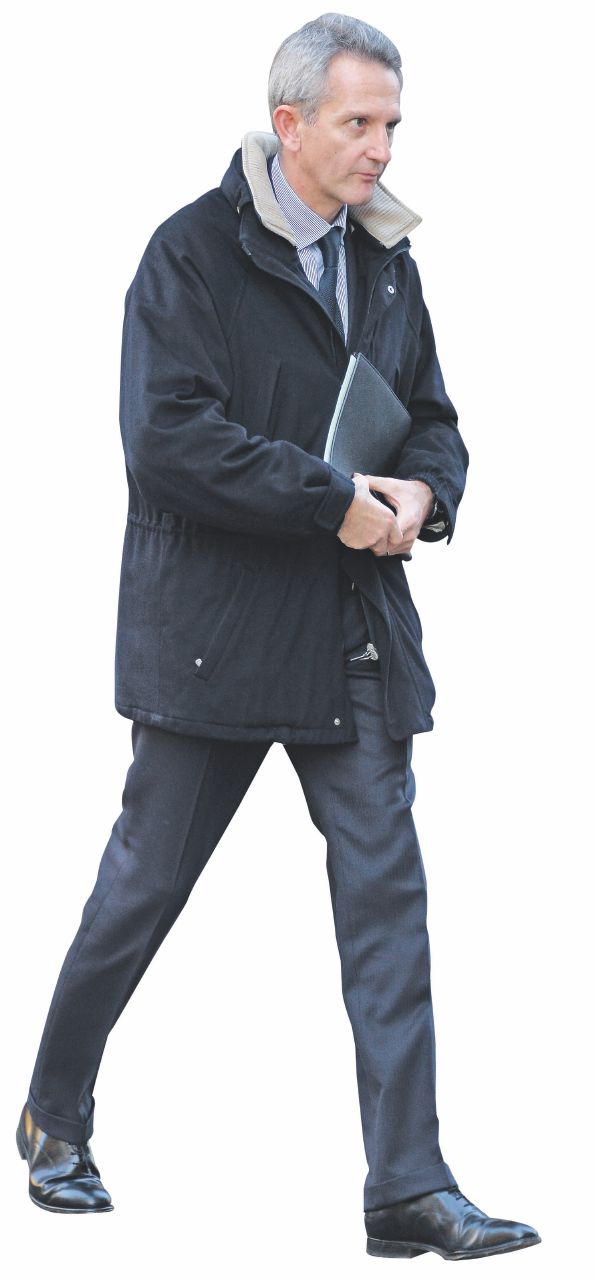 Copertina di Risiko Generali: si muove Unicredit per fermare Nagel