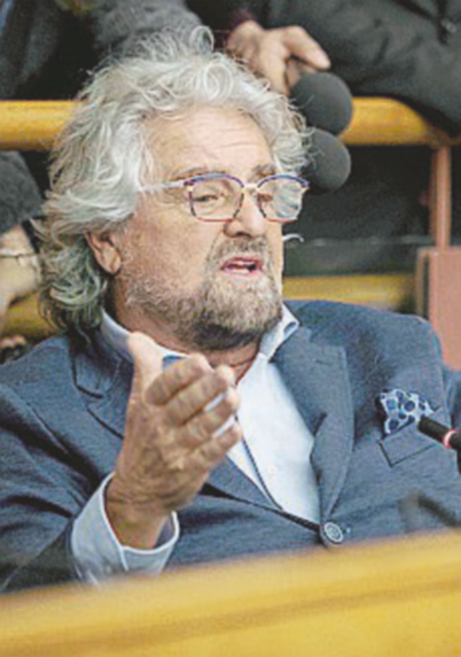 Grillo al Colle: stesse norme in Senato o subito alle urne