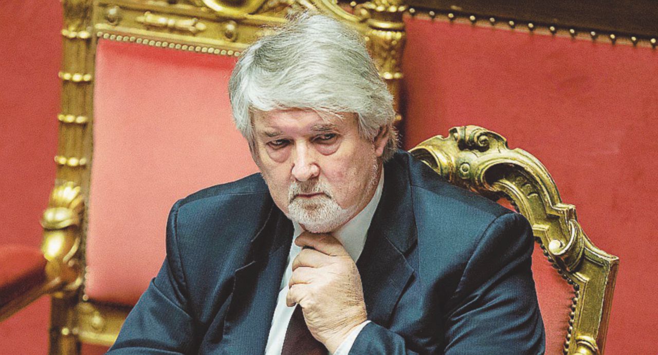 Nel mirino - Il ministro del Lavoro, Giuliano Poletti - LaPresse Jobs act, Pd e sindacati “processano” Poletti