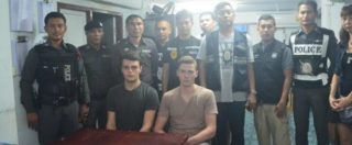 Copertina di Thailandia, saranno scarcerati i 2 turisti italiani: trasferiti a Bangkok ed espulsi