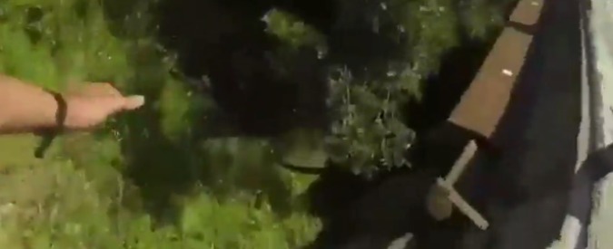 Copertina di “Cosa chiede un ciclista quando cade”: in soggettiva il volo giù per una scarpata di Joaquim Rodrìguez