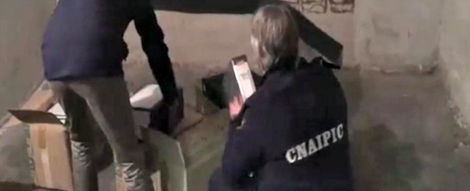 Copertina di Cyberspionaggio. “Spiavano Renzi, Draghi e Monti”: due arresti a Roma. Sotto controllo la loggia massonica di Bisi