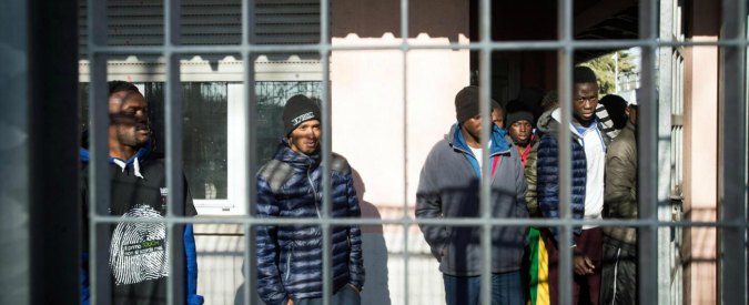 Migranti, 1 miliardo risparmiato col calo degli sbarchi. Ispi e Cesvi: “Investirli in integrazione porterà benefici economici”