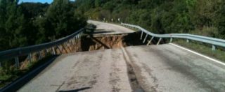 Copertina di Alluvione Sardegna 2013, l’inchiesta diventa maxi: altri 21 indagati. “Ponte progettato con falle e incuria dei canali”