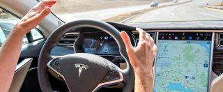 Copertina di Tesla, NHTSA: “l’incidente mortale non fu colpa della guida automatica”