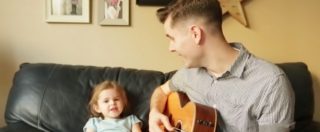 Copertina di Usa, padre e figlia duettano sulle note di Toy Story: il video incanta il web