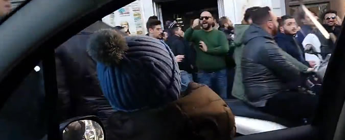 Copertina di Napoli-Real Madrid, tifosi azzurri in fila per il biglietto: bimbo urla “forza Juve”, istigato dal padre