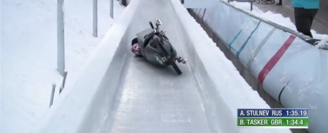 Copertina di Bob a due, paura alla gara di Coppa del Mondo. L’equipaggio si ribalta e lascia il pubblico col fiato sospeso