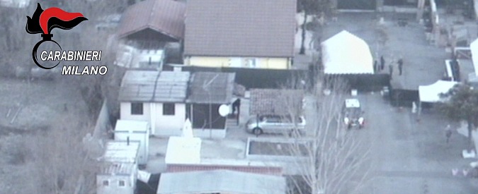 Copertina di Milano, maxi blitz dei carabinieri al campo nomadi di via Chiesa Rossa