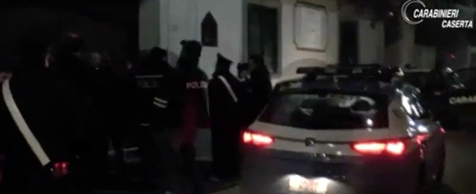 Copertina di Caserta, a 3 anni chiede il pizzo con papà. Estorsioni fino a 8 mila euro a Natale