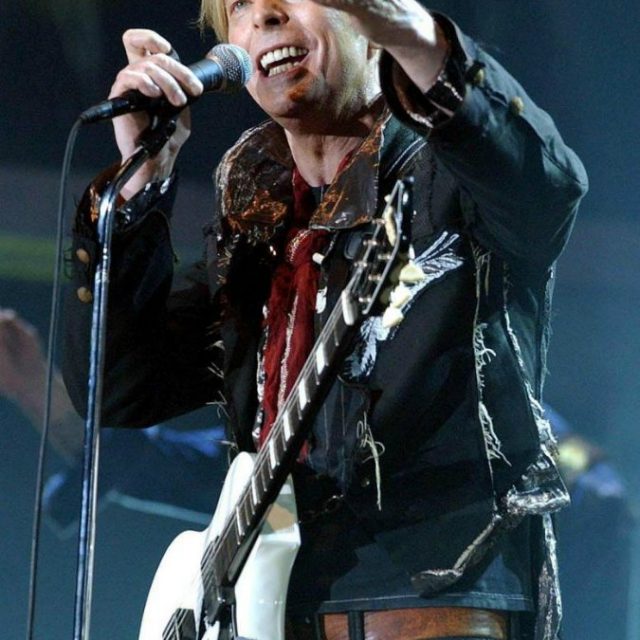 David Bowie, un anno fa gli abbiamo detto addio ma continuiamo ad averlo accanto