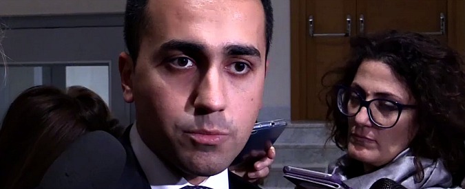 Copertina di Austerity, Di Maio contro Padoan e Gentiloni: “Ipocriti, ci chiedono ancora sacrifici. Dopo Renzi i nodi al pettine”