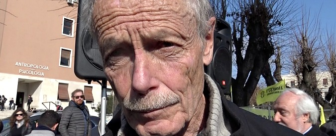 Copertina di Regeni, Erri De Luca: “Il governo non ha fatto nulla. L’Italia non conta niente”