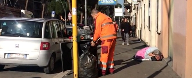 Copertina di Roma, nei giorni dell’emergenza freddo tra senzatetto e povertà: “1200 posti per 7800 persone”