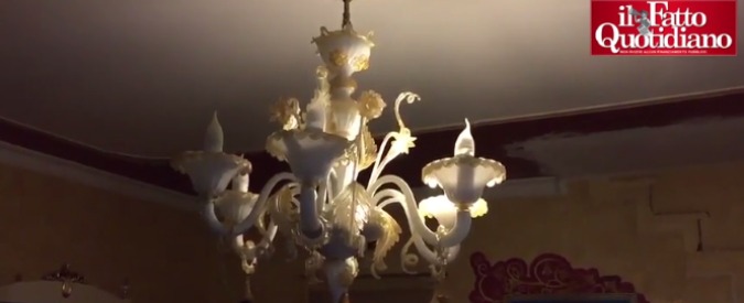 Copertina di Terremoto Centro Italia, in rete i video dei lampadari che ballano