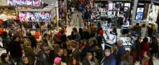 Copertina di Lavoro, la catena Usa di grandi magazzini Macy’s annuncia fino a 10mila esuberi. Pesa la concorrenza degli acquisti online