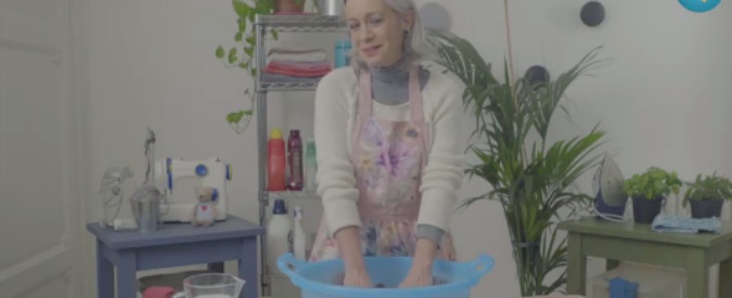 Copertina di Come lavare i maglioni di lana a mano? Il tutorial tutto da ridere del ‘Terrone Fuori Sede’