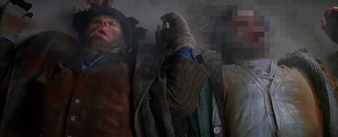 Copertina di E se “Mamma ho perso l’aereo” fosse un film splatter? Ecco come sarebbe