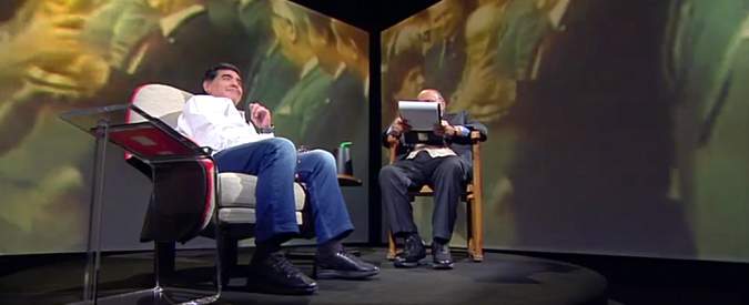 Costanzo intervista Maradona, dialogo tra due fantasisti al declino?