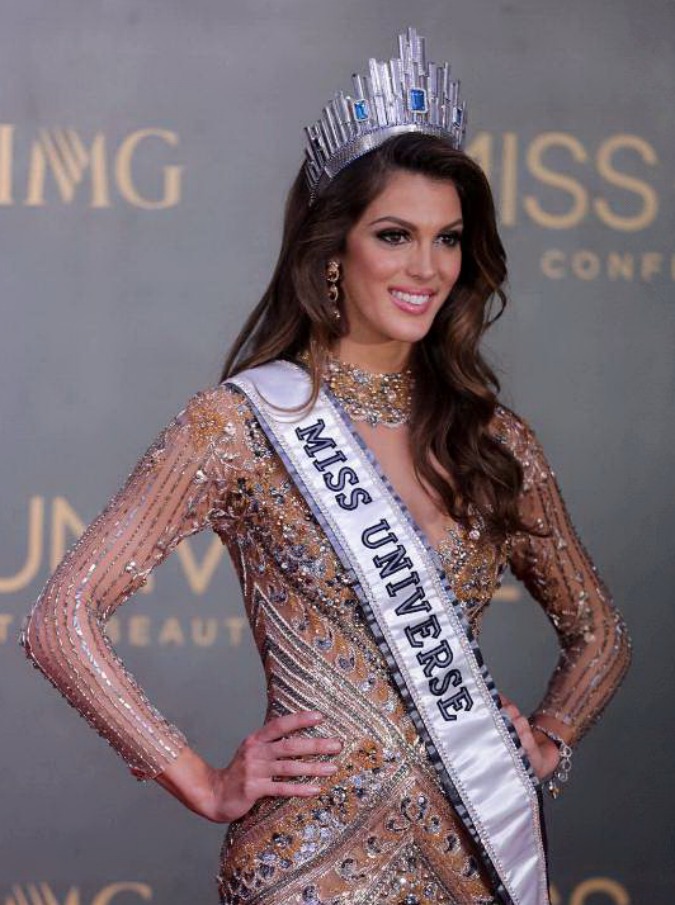 Copertina di Miss Universo 2017 è la 23enne francese Iris Mittenaere