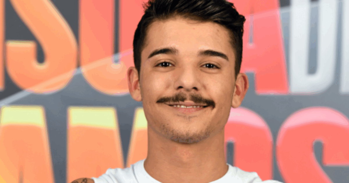 “Con i 200mila euro della vittoria ad Amici mio padre si è comprato la licenza da tassista. Il rap non ne voleva sapere di me”: il racconto di Moreno