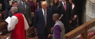 Trump, lo sgarro del prete afroamericano al presidente degli Stati Uniti alla messa di inizio mandato