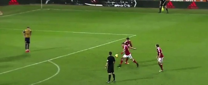 Copertina di Al Nottingham Forest le punizioni si tirano così. Lo schema vincente di Ben Osborn
