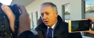 Copertina di Terremoto, sindaco abbandona incontro con Mattarella per protesta: “Costretti ad ascoltare. Problemi non risolti”