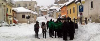 Copertina di Terremoto Centro Italia, le testimonianze: “Troppa neve, non riusciamo neanche a scappare. Abbiamo paura”
