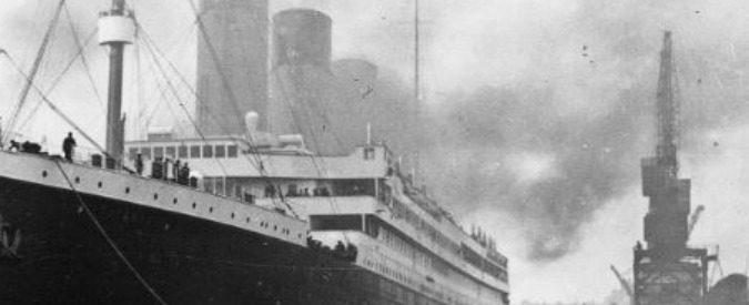 Titanic, nuove ipotesi sull’affondamento: e se la nave fosse stata “maledetta” ancora prima di solcare l’oceano?