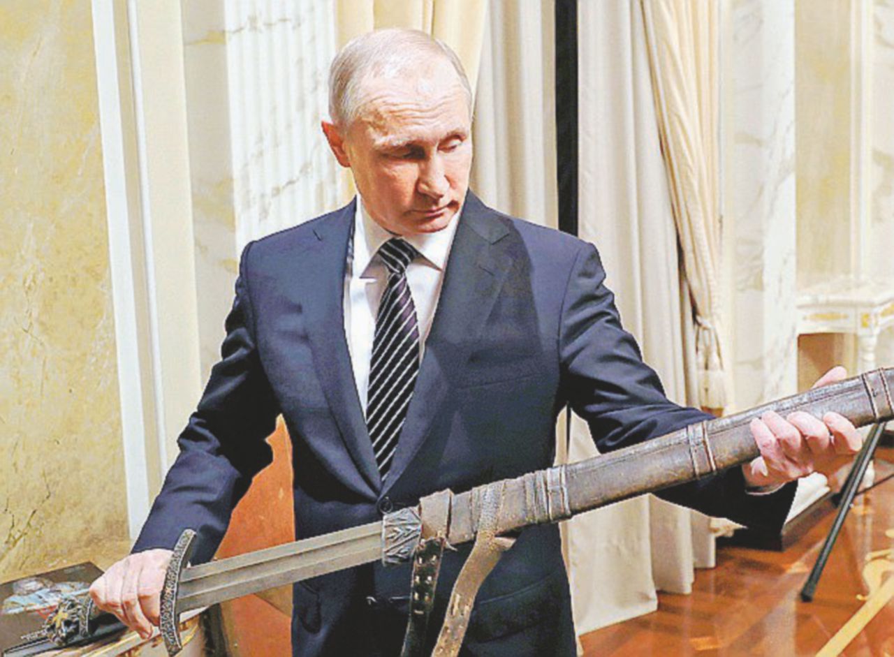 Uno scacco in tre mosse da restituire a Hillary