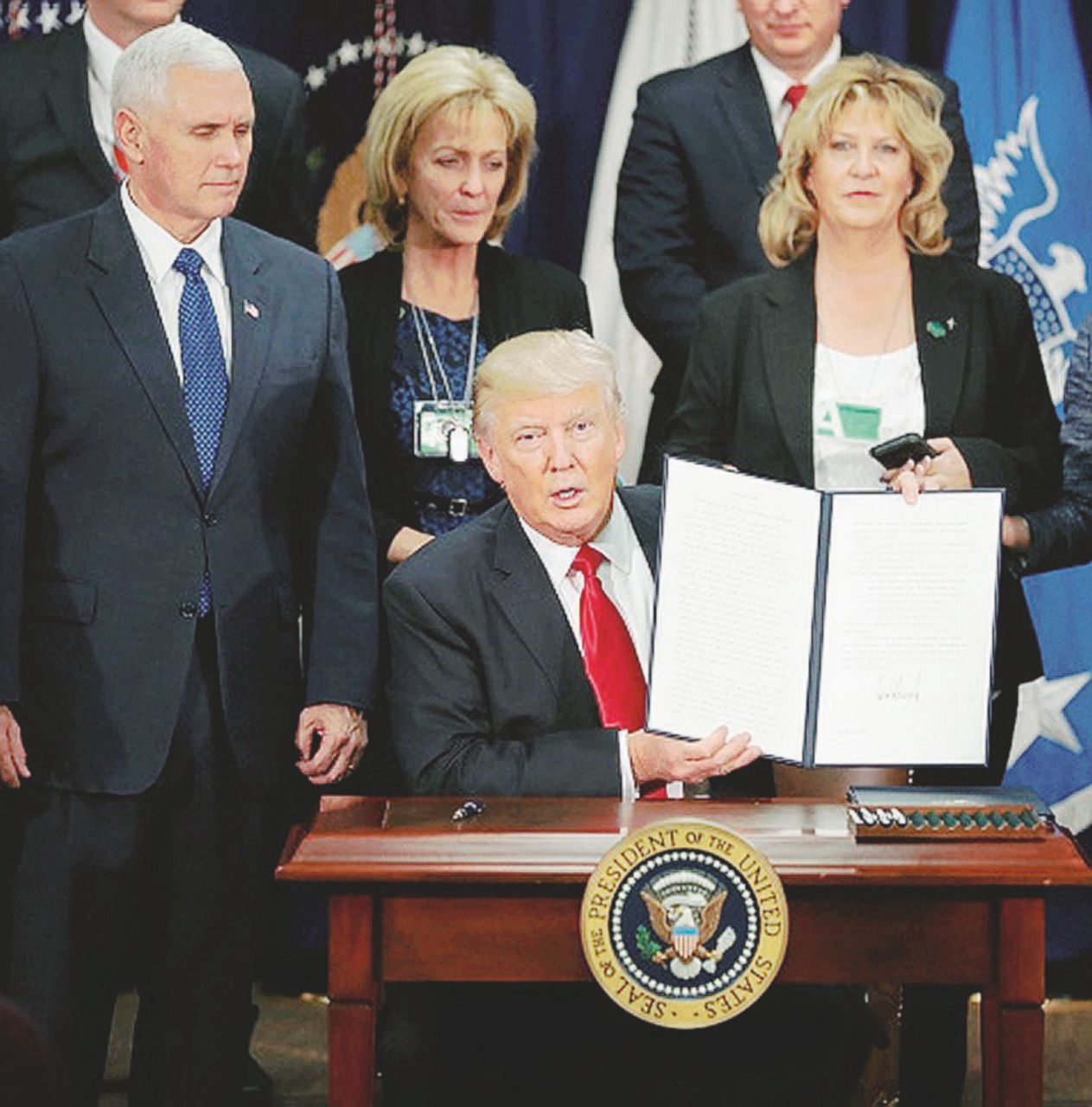 DecreTrump: la febbre iperattiva del demolitore