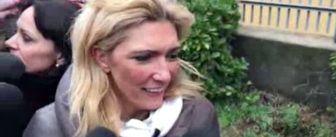 Copertina di Hotel Rigopiano, la gioia della zia del bimbo vivo: “Mai perso fiducia, anche se piango da due giorni”