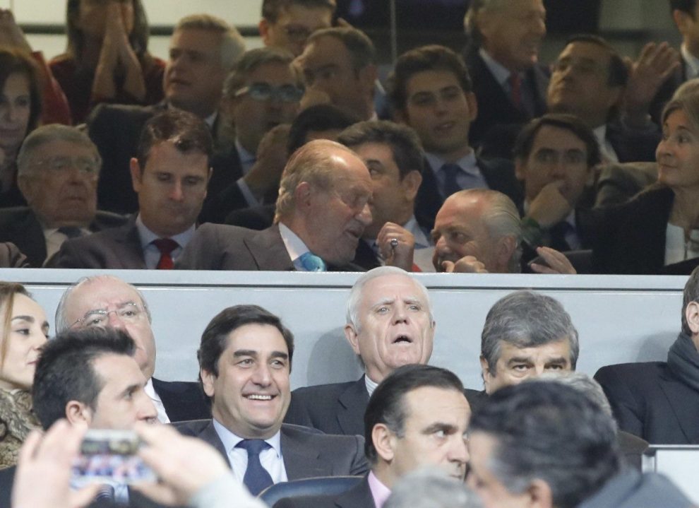 Spain’s King Juan Carlos I attends the UEFA Champions League round of 16 match between Real Madrid and Napoli at Santiago Bernabeu stadium in Madrid, Spain, 15 February 2017. EFE/JuanJo Martin