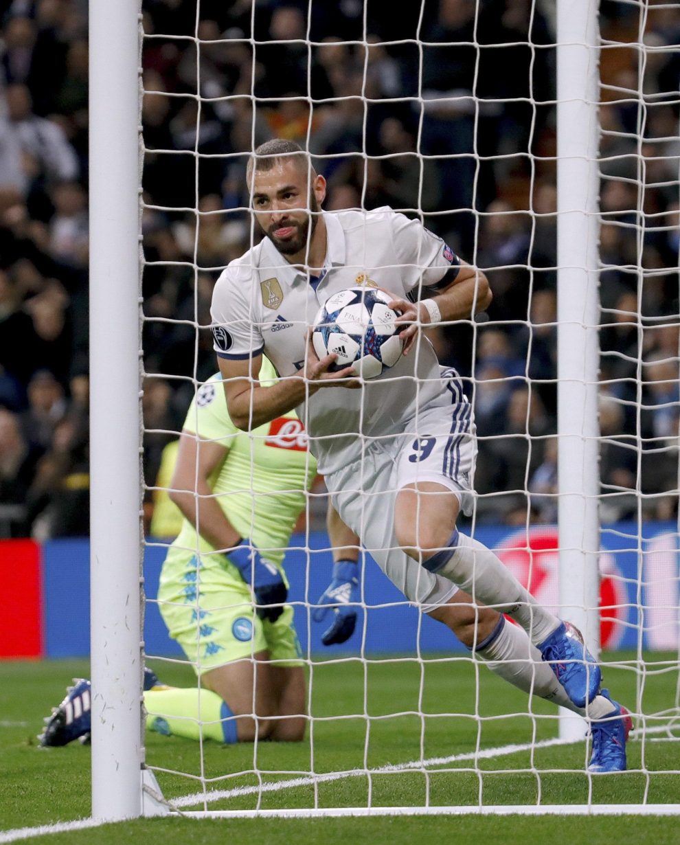 Real Madrid’s French striker Karim Benzema jubilates a goal, the first against Napoli, during their UEFA Champions League round of 16 match at Santiago Bernabeu stadium in Madrid, Spain, 15 February 2017. EFE/JuanJo Martin